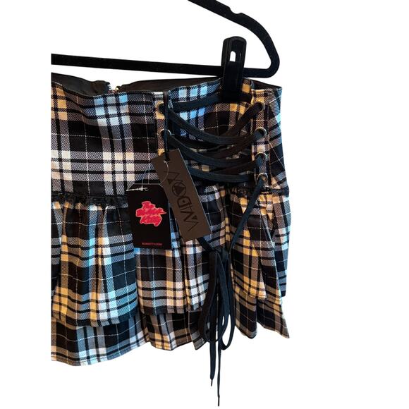 Dolls Kill Widow Pleated Plaid Skirt White Black Plus Size 1X NWT - Picture 8 of 10